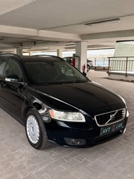 Volvo V 50