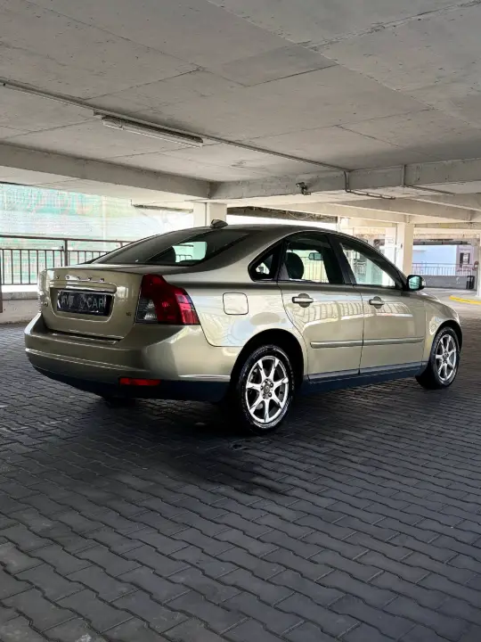 VOLVO S40