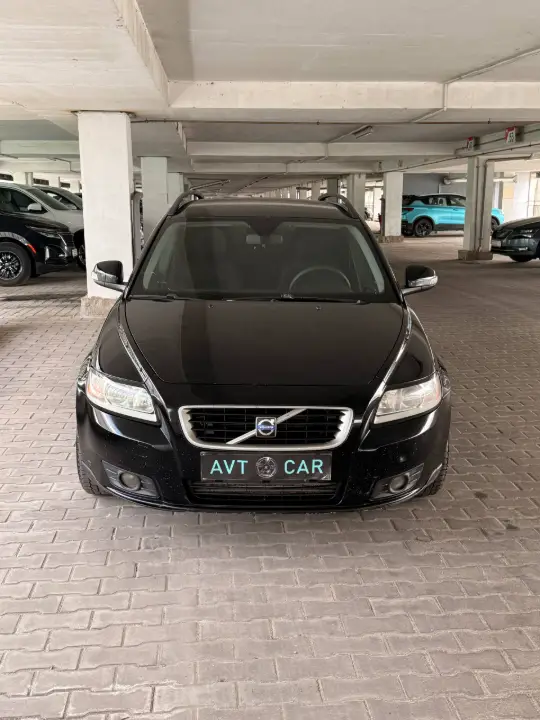Volvo V 50
