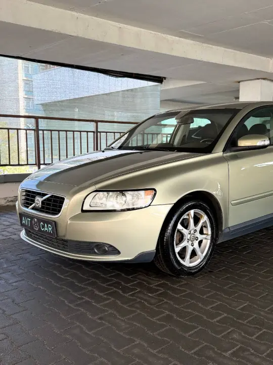 VOLVO S40