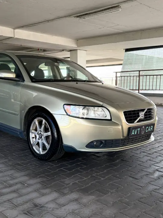 VOLVO S40