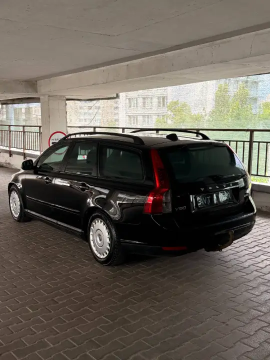 Volvo V 50