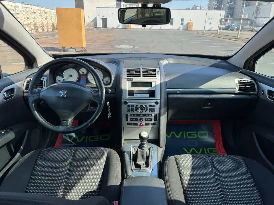PEUGEOT 407