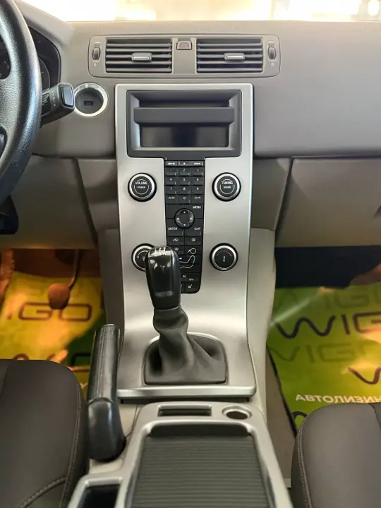 VOLVO S40
