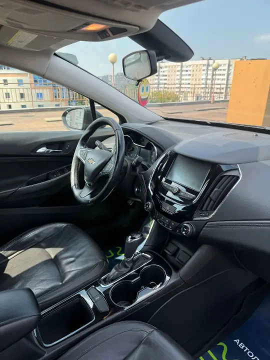 CHEVROLET CRUZE
